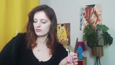 Nadine online show from 03.10.25