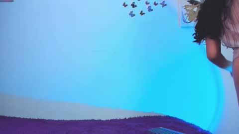 Snapshot of fantastic_asians2 chatting on 09.19.25 Ale online show from 09.19.25