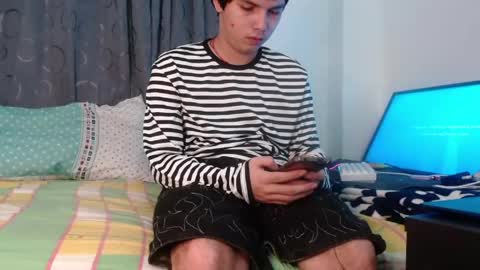 Snapshot of fantasyandsdreams chatting on 05.18.26 fantasyandsdreams online show from 05.18.26