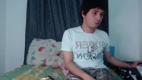 Snapshot of fantasyandsdreams chatting on 05.27.26 fantasyandsdreams online show from 05.27.26