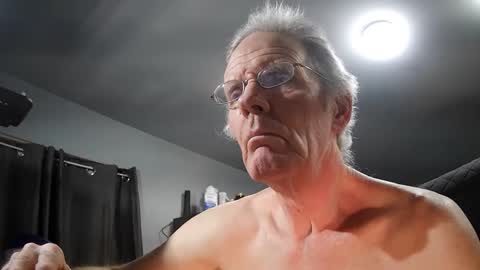 Snapshot of fantasyresort chatting on 01.18.25 fantasyresort online show from 01.18.25