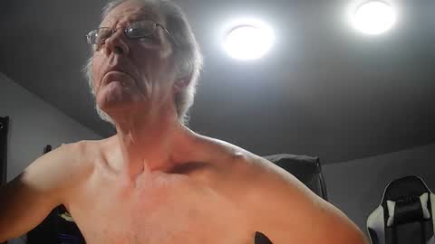 Snapshot of fantasyresort chatting on 03.03.25 fantasyresort online show from 03.03.25