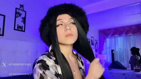 Farah online show from 02.27.25