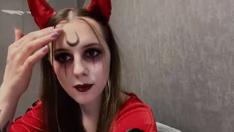 Snapshot of farahwinkles chatting on 10.24.25 Maria online show from 10.24.25