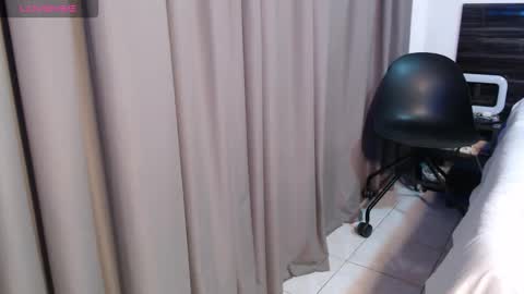 Snapshot of faustosaenz chatting on 11.24.25 FAUSTO online show from 11.24.25