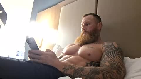 fav_whiteboy online show from 08.10.26