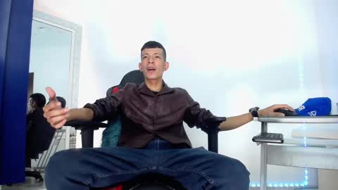 Snapshot of favel_gomez7 chatting on 12.20.24 Favel Gomez online show from 12.20.24