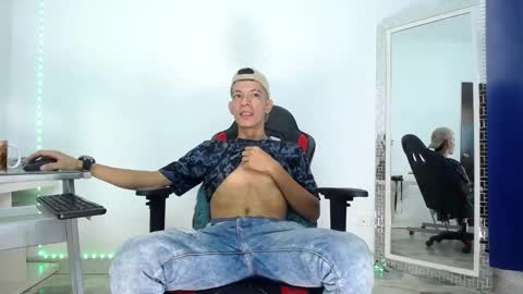 Snapshot of favel_gomez7 chatting on 12.28.24 Favel Gomez online show from 12.28.24