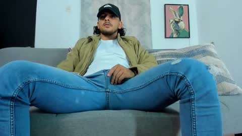 Snapshot of favid95 chatting on 02.16.26 favid95 online show from 02.16.26