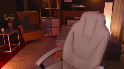 Snapshot of fay_dunaway chatting on 12.05.24 Fay online show from 12.05.24