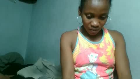 Snapshot of fayence09 chatting on 09.29.25 fayence09 online show from 09.29.25