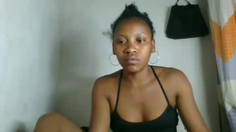 Snapshot of fayence09 chatting on 10.21.25 fayence09 online show from 10.21.25