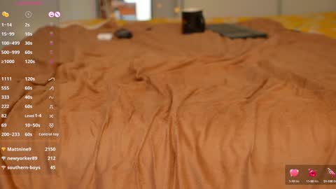 Snapshot of fazeyj chatting on 12.20.24 FazeyJ online show from 12.20.24