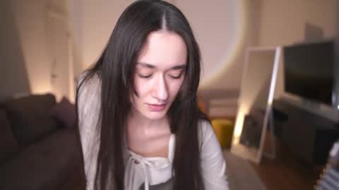 Snapshot of feel_our_vibe chatting on 05.07.26 Daniela online show from 05.07.26