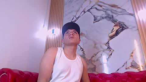 Snapshot of felipe_rey chatting on 05.27.26 Felipe online show from 05.27.26