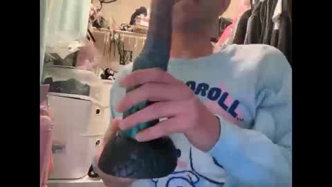 Snapshot of femboy_fangs chatting on 10.13.25 femboyfangs online show from 10.13.25