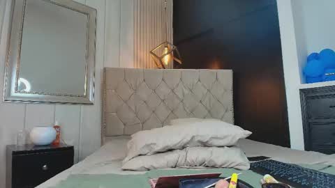 Femboy Max online show from 09.11.25