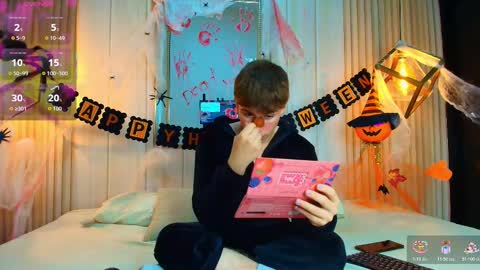 Femboy Max online show from 10.26.25