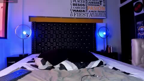 Femboy Max online show from 11.13.25