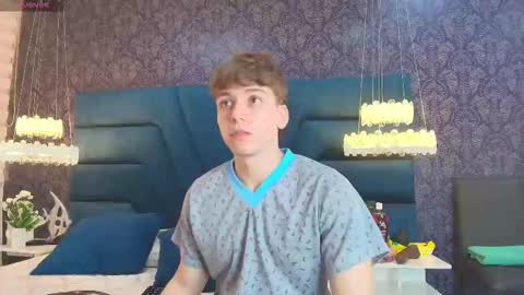 Femboy Max online show from 01.10.26