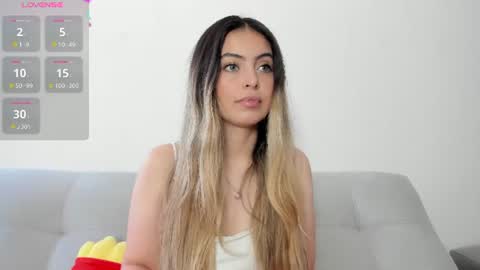 Snapshot of fernanda_aaa chatting on 06.25.26 fernanda online show from 06.25.26