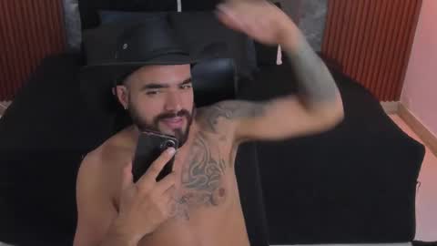 insta ferxx1210 Fercho online show from 10.30.25