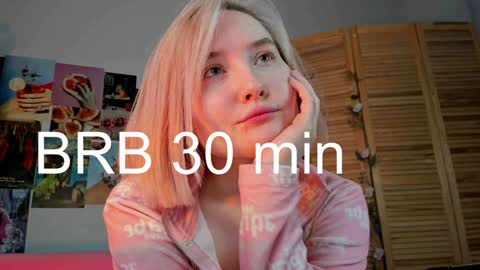 Snapshot of fetishrey chatting on 12.03.24 Rey online show from 12.03.24