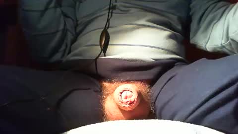 Snapshot of fettes chatting on 10.25.25 fettes online show from 10.25.25