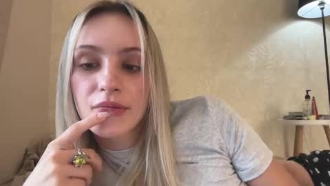 Lisa online show from 09.22.25