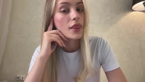 Lisa online show from 10.08.25