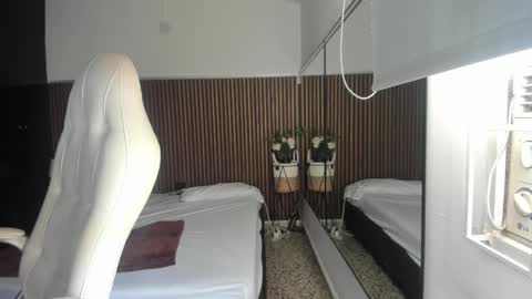 Snapshot of ffreyja_ chatting on 12.03.25 Freyja online show from 12.03.25