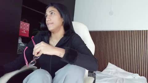 Snapshot of ffreyja_ chatting on 12.19.25 Freyja online show from 12.19.25