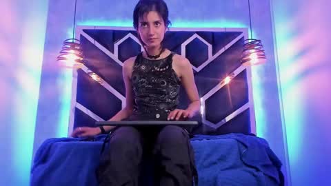   online show from 02.01.25