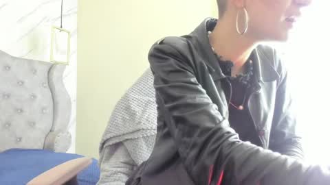 Snapshot of fieramadame chatting on 04.24.26 online show from 04.24.26