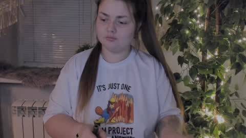 Snapshot of fiery__lady_ chatting on 01.12.25 Evita online show from 01.12.25