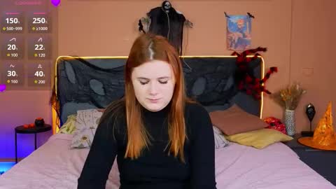 Snapshot of fiery_foxy chatting on 10.22.25 Mabel online show from 10.22.25