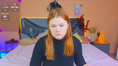 Snapshot of fiery_foxy chatting on 11.04.25 Mabel online show from 11.04.25