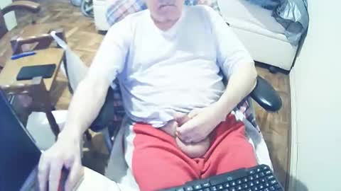 Snapshot of filhober chatting on 09.17.25 filhober online show from 09.17.25