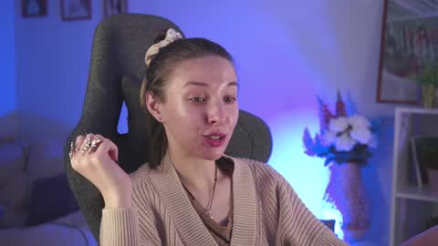 Snapshot of filipinaadams chatting on 12.12.24 cap and Lana online show from 12.12.24