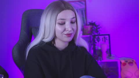 Snapshot of filipinaadams chatting on 12.21.24 cap and Lana online show from 12.21.24