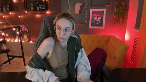 Snapshot of filipinaadams chatting on 09.08.25 cap and Lana online show from 09.08.25