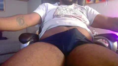 Snapshot of filisdude chatting on 11.08.25 frank online show from 11.08.25