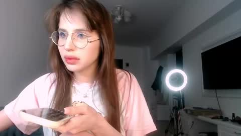 Snapshot of filliana chatting on 02.01.26 filliana online show from 02.01.26