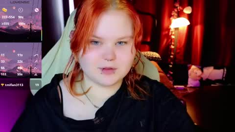 Snapshot of fillisfire chatting on 04.21.26 - online show from 04.21.26