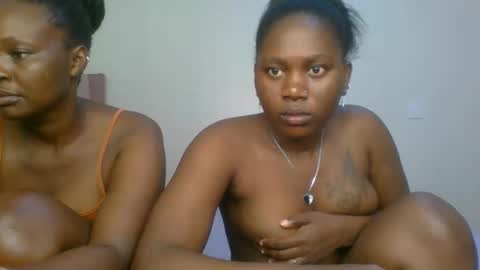 Snapshot of fine_melanie chatting on 02.01.26 melanie online show from 02.01.26