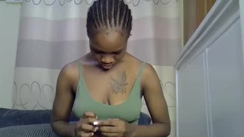 Snapshot of fine_queen12 chatting on 01.09.25 fine_queen12 online show from 01.09.25