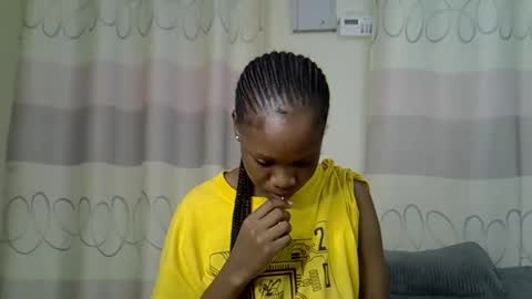 Snapshot of fine_queen12 chatting on 02.05.25 fine_queen12 online show from 02.05.25