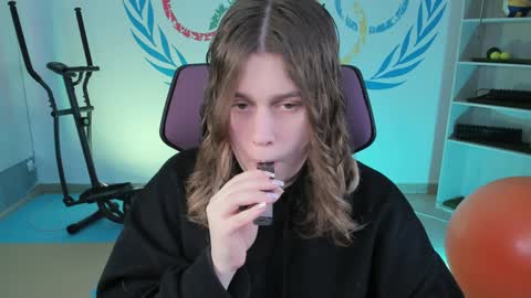 Snapshot of fioramarmoris chatting on 01.24.25 fiora online show from 01.24.25