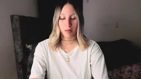 Snapshot of fiorella_up1 chatting on 11.01.25 F I O R E L L A online show from 11.01.25