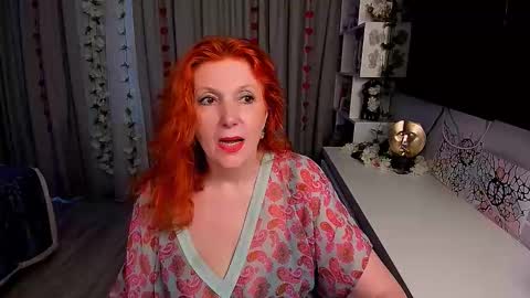 Snapshot of fire_foxone chatting on 09.19.25 FireFox online show from 09.19.25